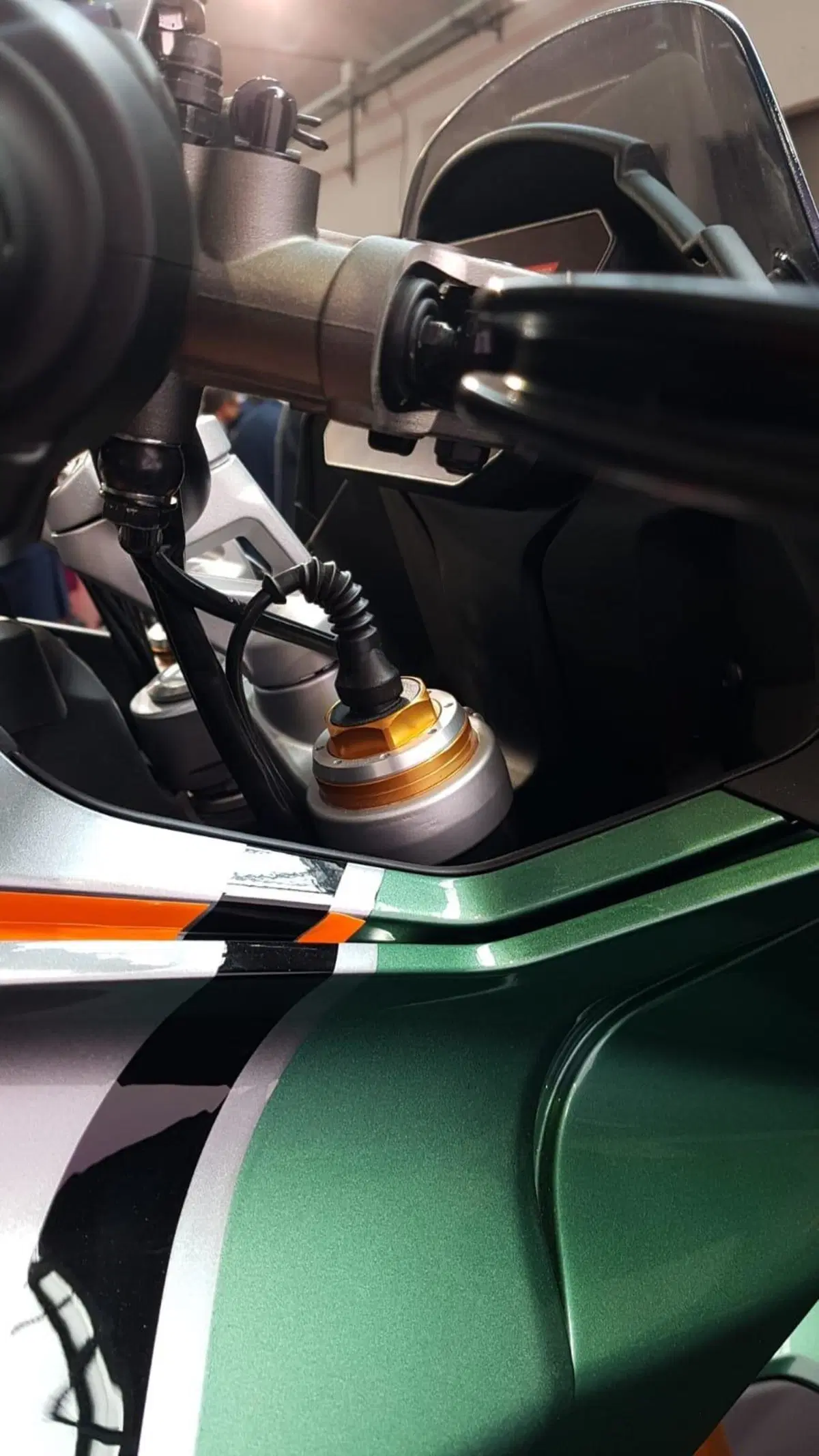 Nuova Moto Guzzi V100 Mandello, le foto definitive! (3)