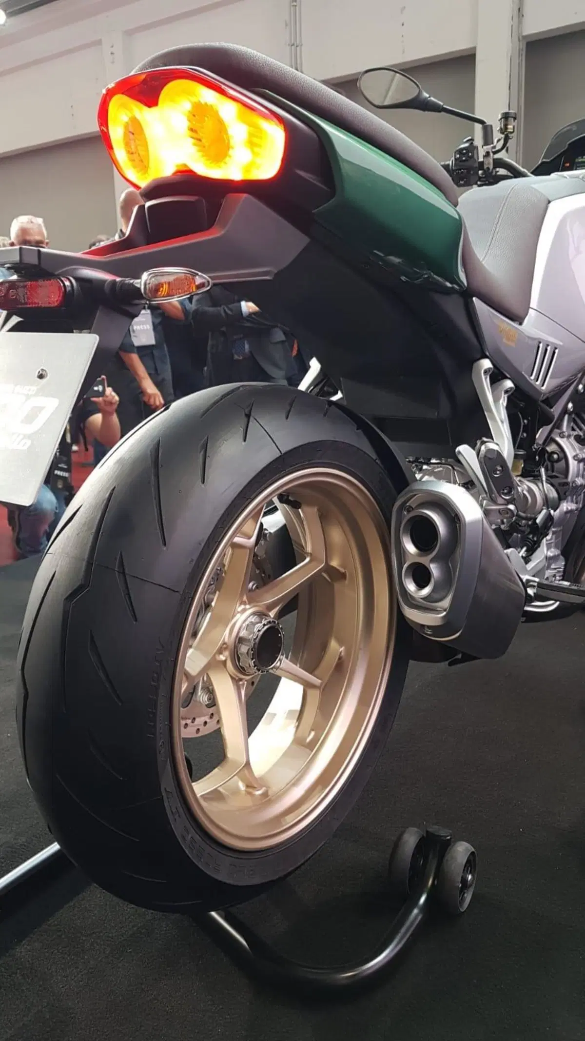 Nuova Moto Guzzi V100 Mandello, le foto definitive! (4)