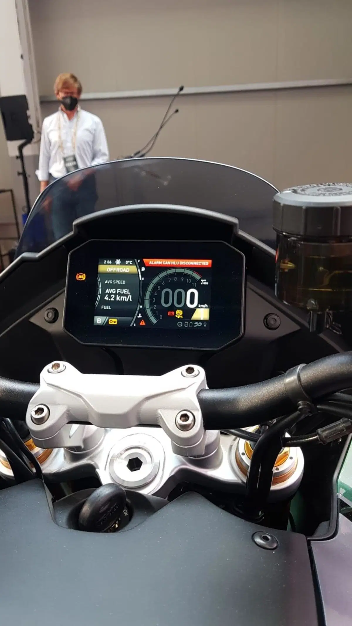 Nuova Moto Guzzi V100 Mandello, le foto definitive! (15)