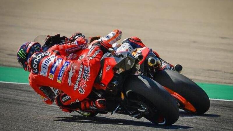 MotoGP 2021. Non solo Bagnaia vs Marquez: tutti i corpo a corpo di Aragon in una clip [VIDEO VIRALE]