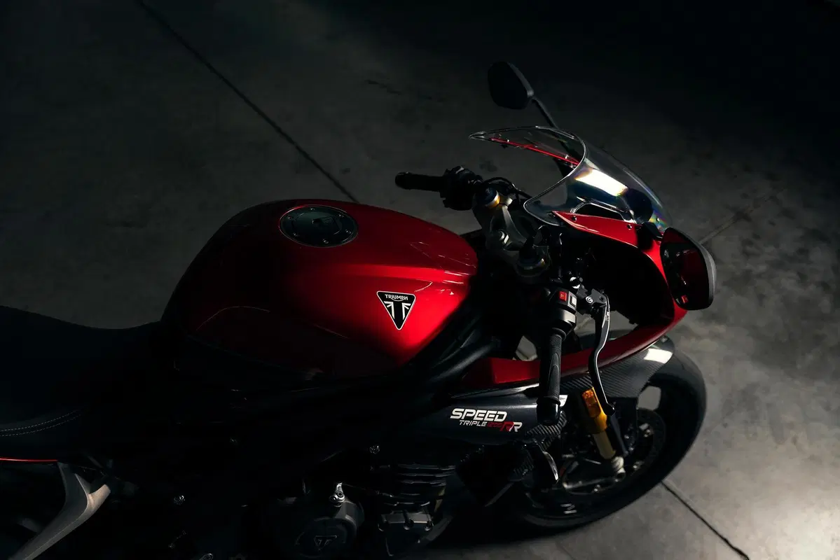 Nuova Triumph Speed Triple 1200 RR 2022: dati, foto e prezzo (4)