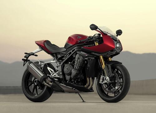 Nuova Triumph Speed Triple 1200 RR 2022: dati, foto e prezzo (2)