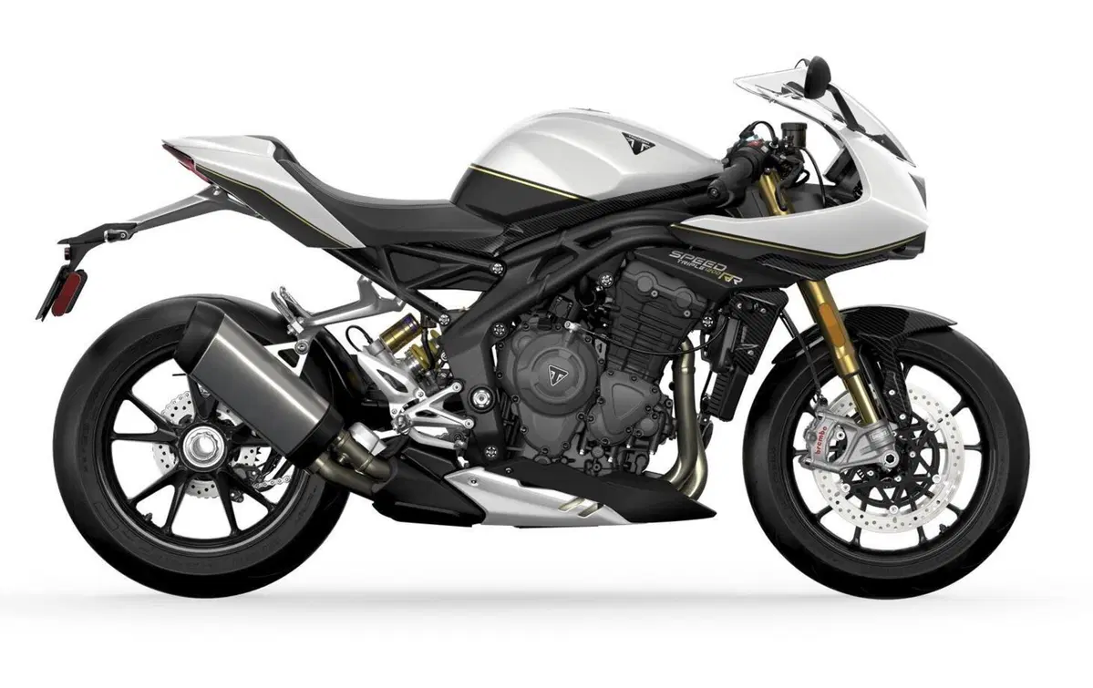 Nuova Triumph Speed Triple 1200 RR 2022: dati, foto e prezzo (11)