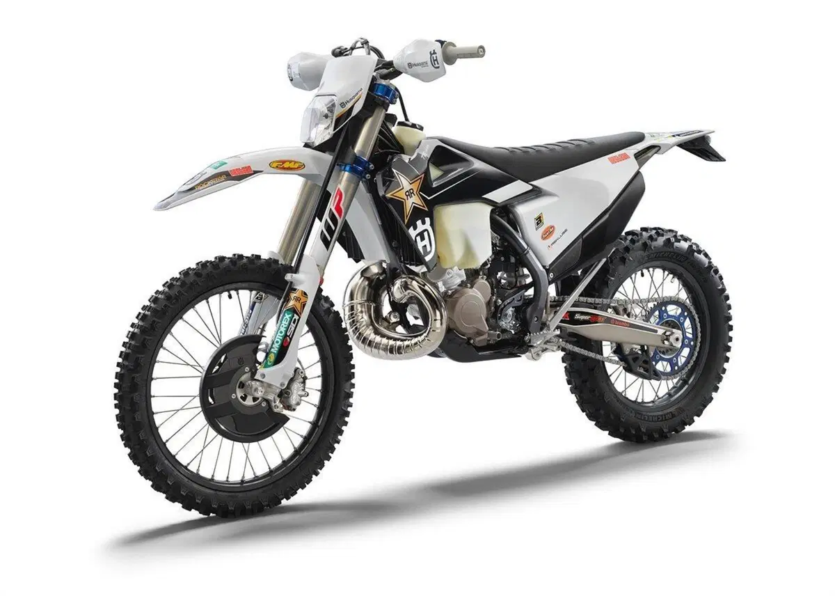 In vendita le enduro Husqvarna TE 300I e FE 350 Rockstar Edition 2022 (4)