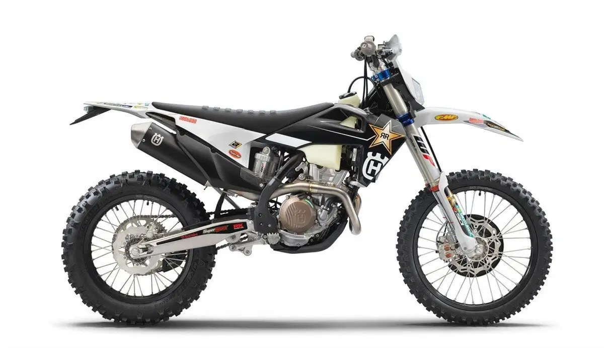 In vendita le enduro Husqvarna TE 300I e FE 350 Rockstar Edition 2022 (5)
