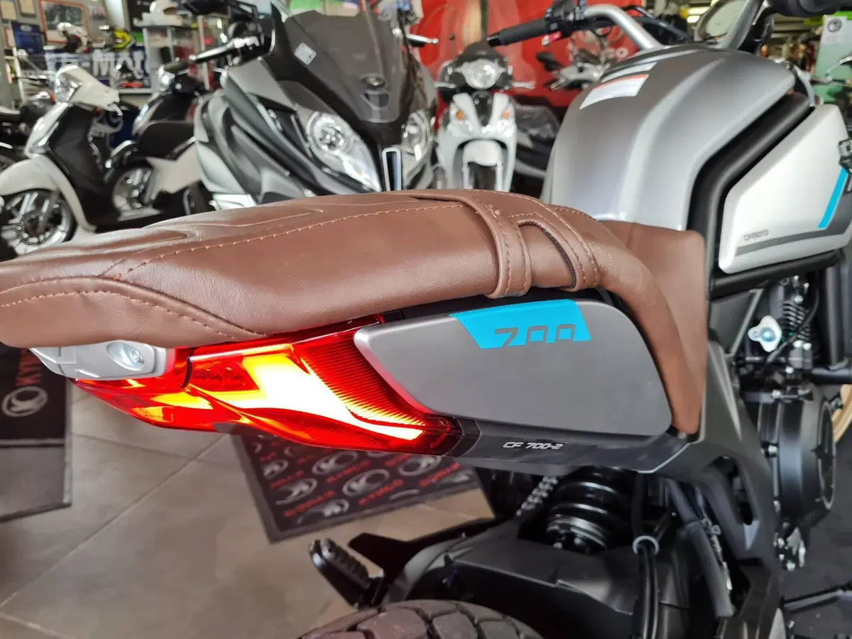 CFMOTO 700CL-X Heritage (2021 - 26) (5)