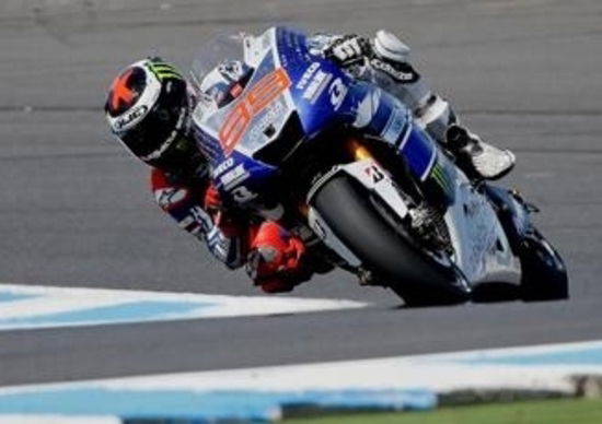 Lorenzo vince il GP d'Australia. Bandiera nera per Marquez