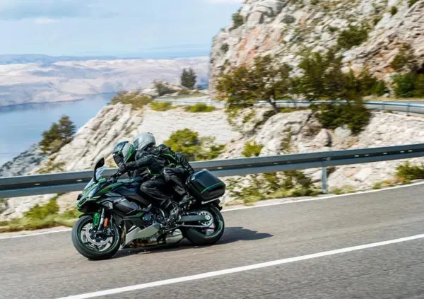Novità Moto 2022, le Sport Tourer e le Tourer
