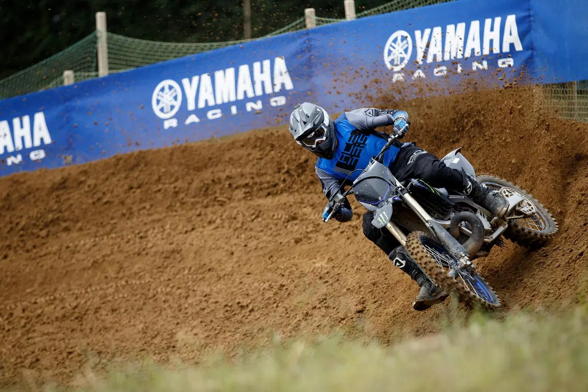 Yamaha YZ125 e 250 - 2022 TEST: i giapponesi credono nel 2 tempi. E fanno bene! (9)