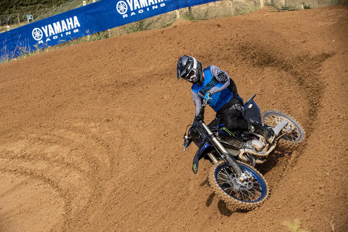 Yamaha YZ125 e 250 - 2022 TEST: i giapponesi credono nel 2 tempi. E fanno bene! (8)