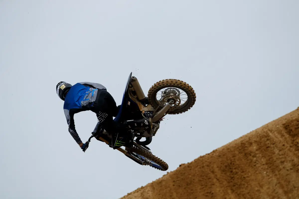Yamaha YZ125 e 250 - 2022 TEST: i giapponesi credono nel 2 tempi. E fanno bene! (10)