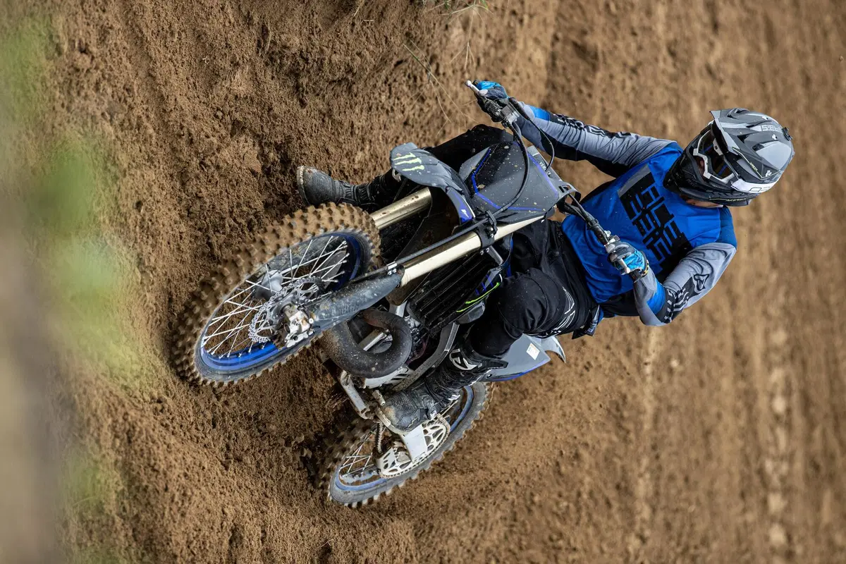 Yamaha YZ125 e 250 - 2022 TEST: i giapponesi credono nel 2 tempi. E fanno bene! (3)