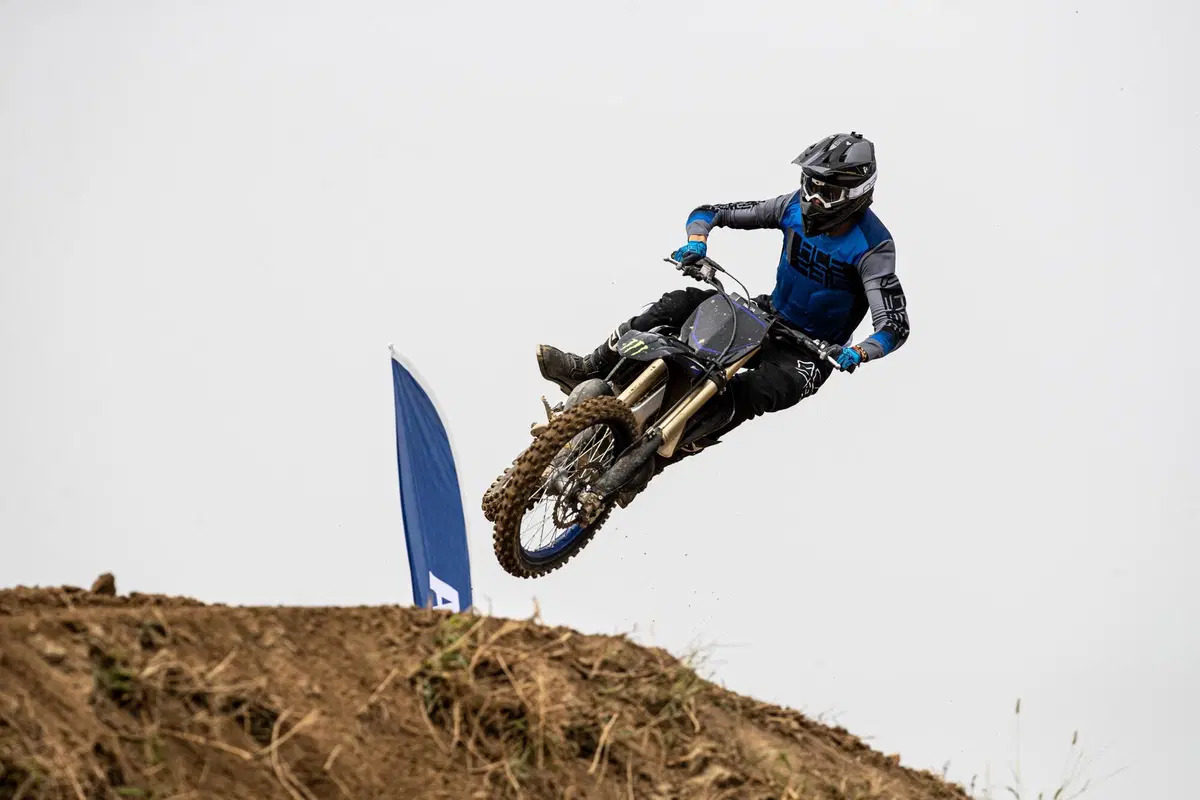 Yamaha YZ125 e 250 - 2022 TEST: i giapponesi credono nel 2 tempi. E fanno bene! (4)