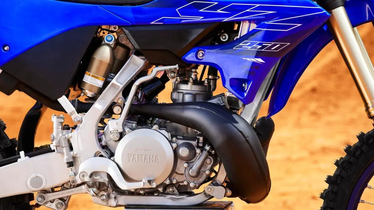 Yamaha YZ125 e 250 - 2022 TEST: i giapponesi credono nel 2 tempi. E fanno bene! (16)