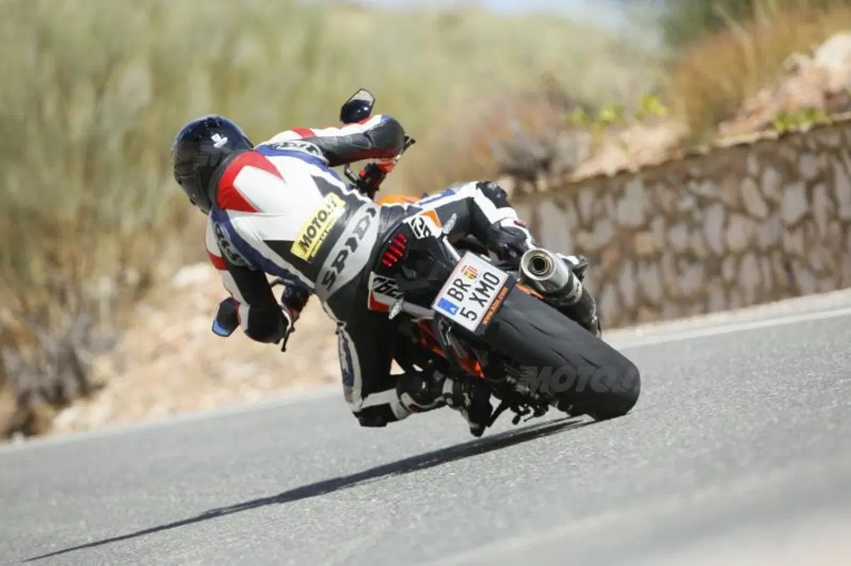 KTM 1290 Super Duke R (5)