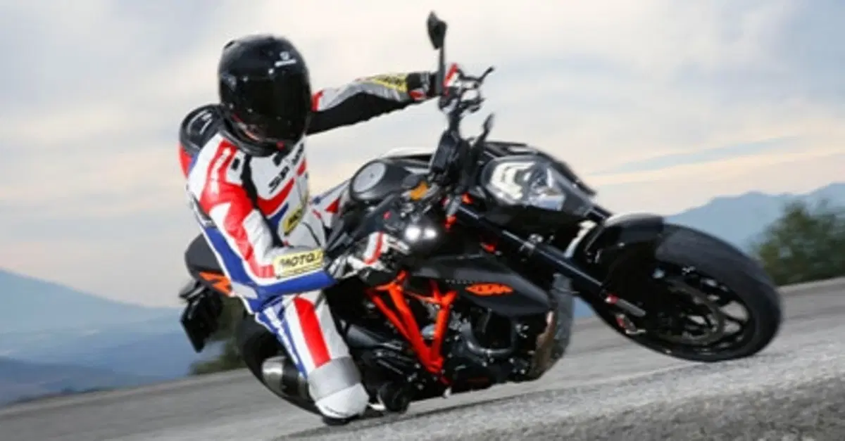 KTM 1290 Super Duke R (10)