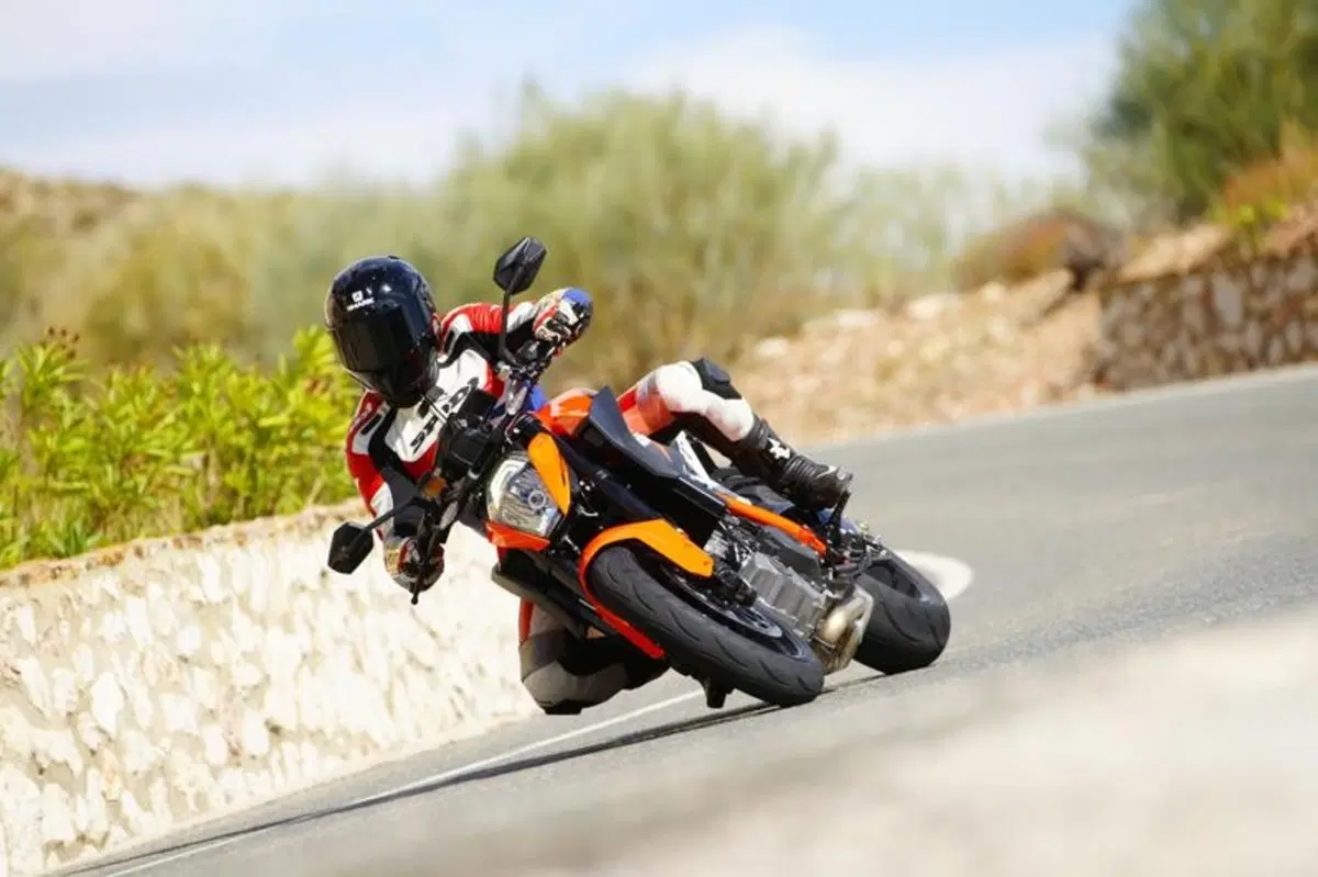 KTM 1290 Super Duke R (13)