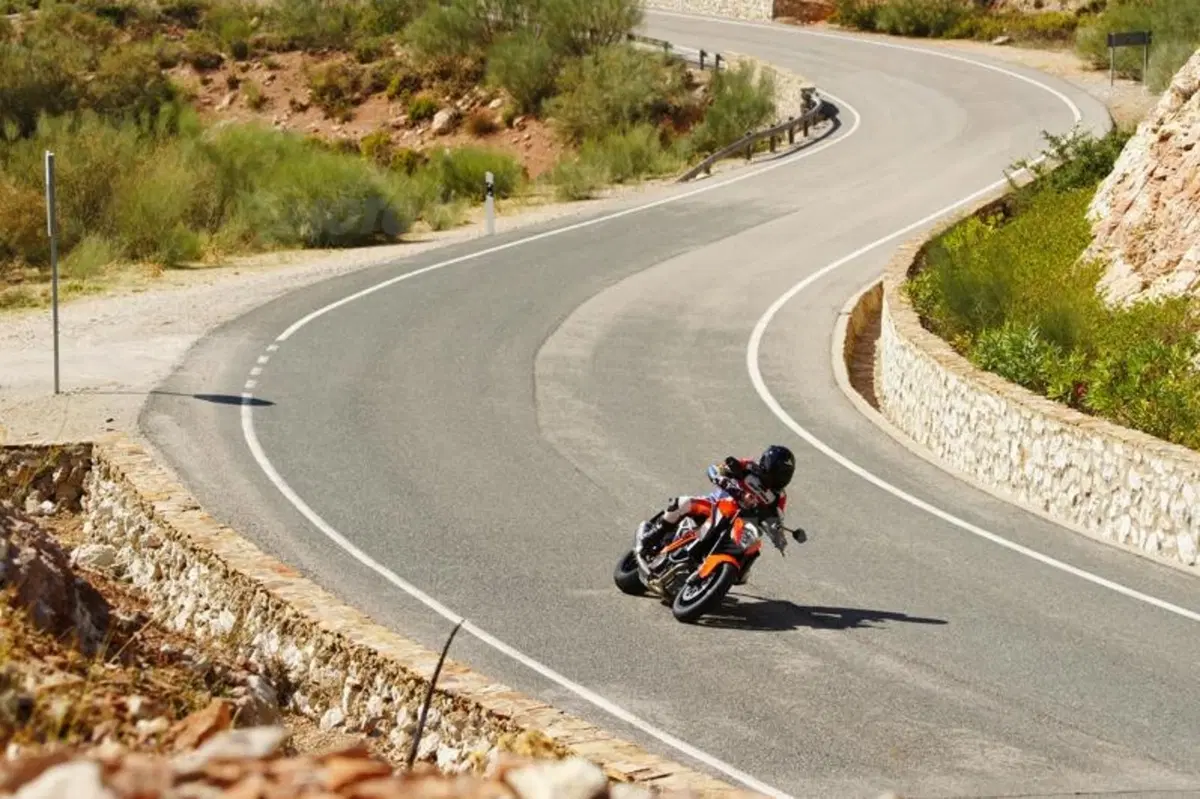 KTM 1290 Super Duke R (15)