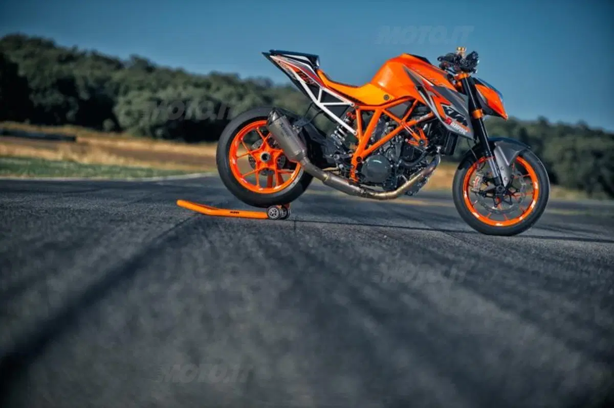 KTM 1290 Super Duke R (28)