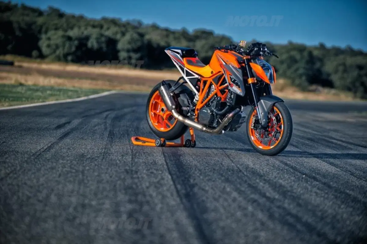 KTM 1290 Super Duke R (29)