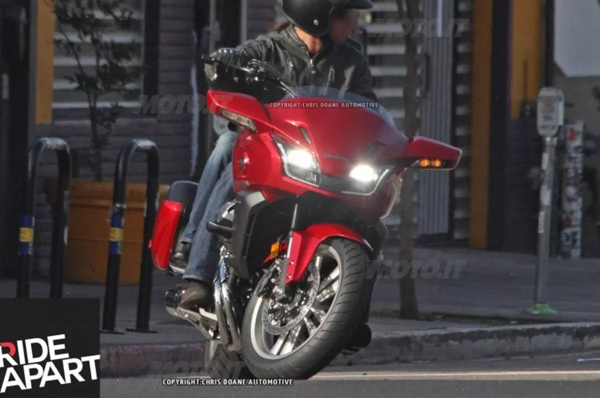 Honda CTX 1300, prime foto spia (3)