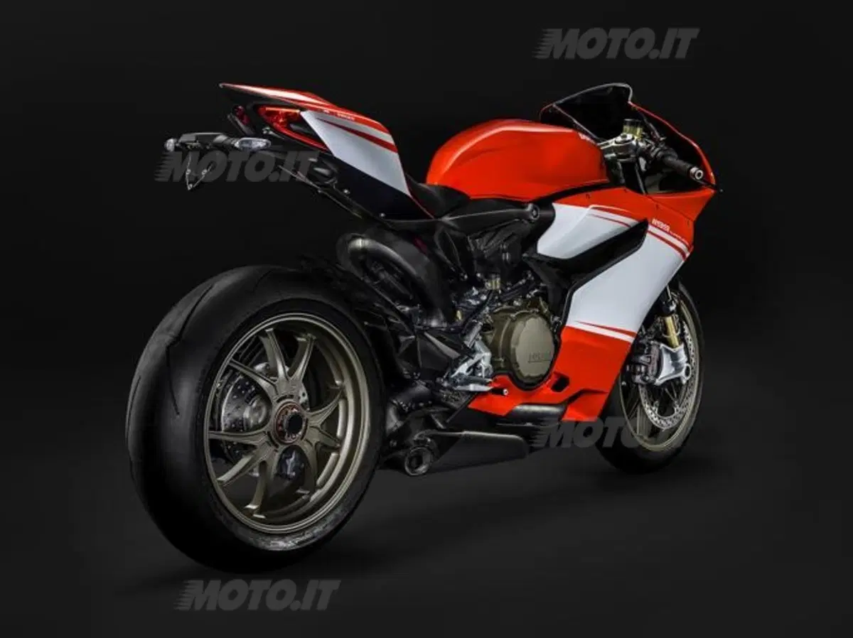 Ducati 1199 Superleggera, 200 cv per soli 155 chili (4)