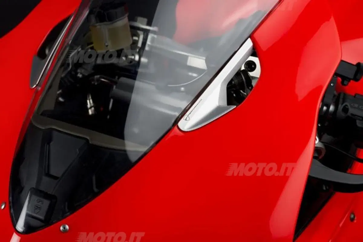 Ducati 1199 Superleggera, 200 cv per soli 155 chili (9)