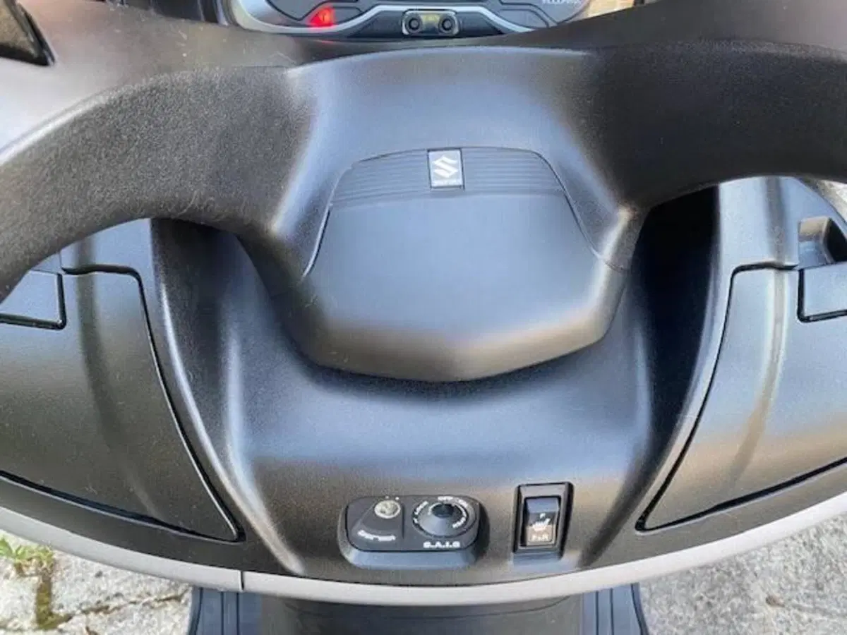 Suzuki Burgman AN 650 Executive ABS (2013 - 17) (12)