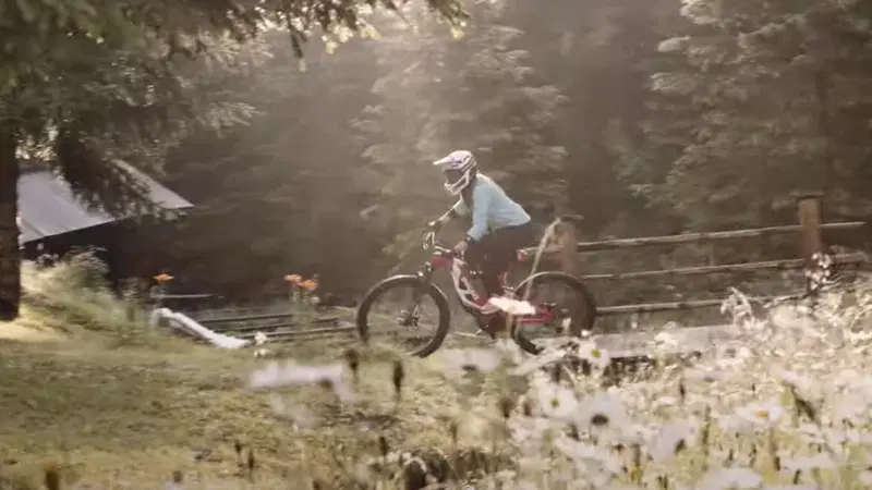 "The Way of Life Ep.1 - Some games neverend". Primo video crossover branded di The Creative Brothers