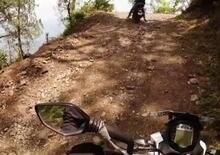Moto crash. KTM Duke e Royal Enfield Himalayan: solo una ce l’ha fatta [VIDEO VIRALE]