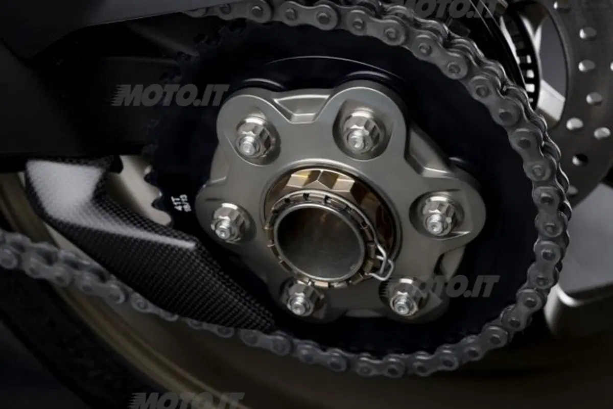 Ducati 1199 Superleggera, 200 cv per soli 155 chili (26)