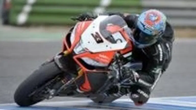 Melandri, primi giri in pista sull'Aprilia