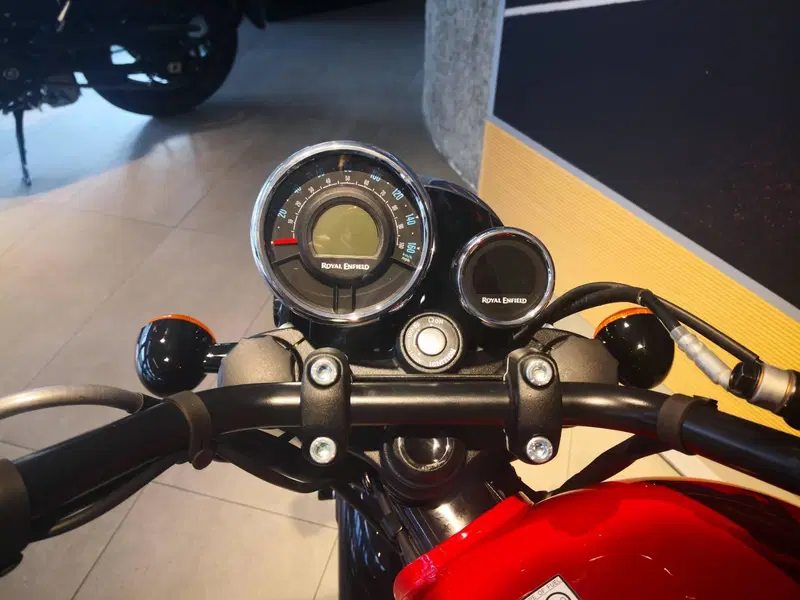 Royal Enfield Meteor 350 (2021 - 26) (17)