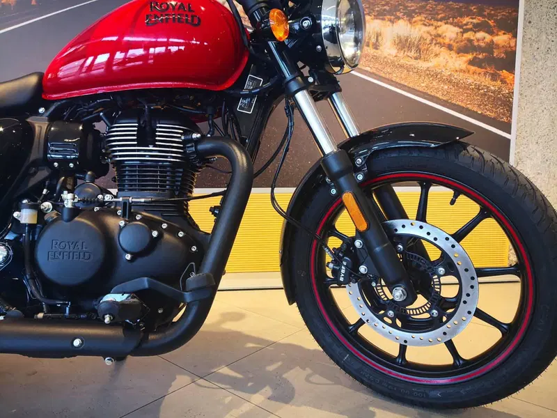 Royal Enfield Meteor 350 (2021 - 26) (6)