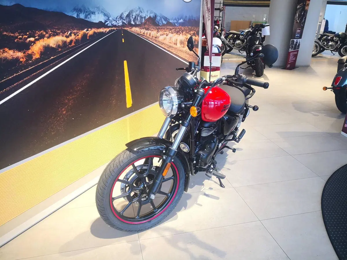 Royal Enfield Meteor 350 (2021 - 26) (11)