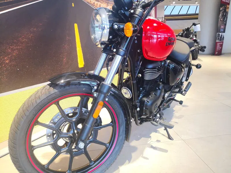 Royal Enfield Meteor 350 (2021 - 26) (12)