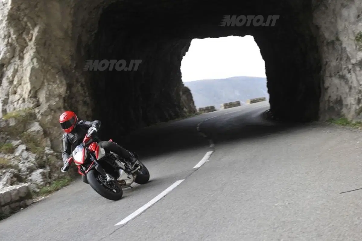 MV Agusta Rivale 800 (7)