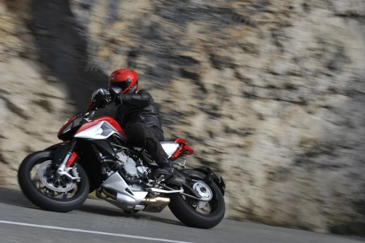 MV Agusta Rivale 800 (11)
