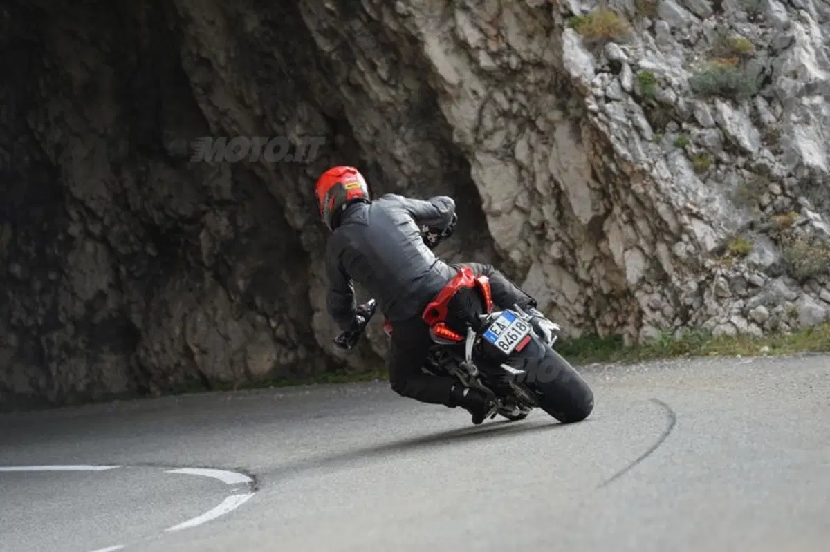 MV Agusta Rivale 800 (12)