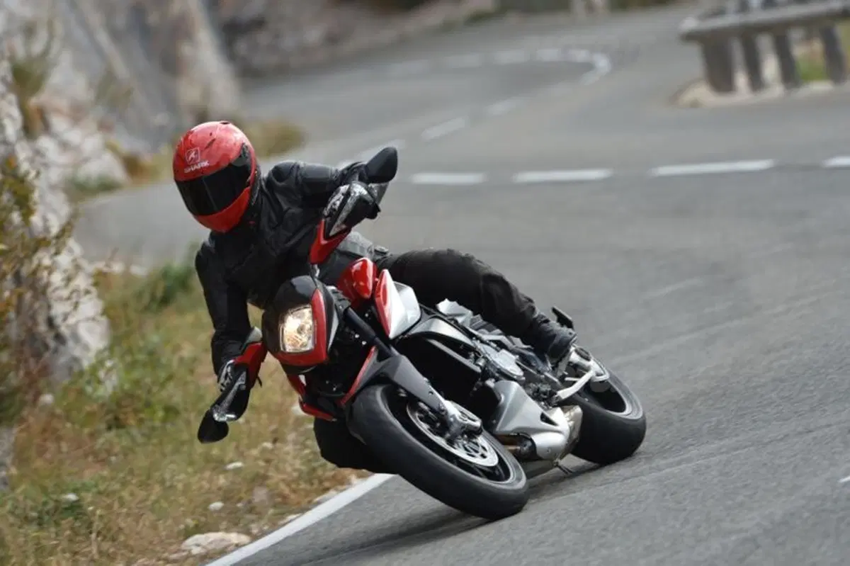 MV Agusta Rivale 800 (15)