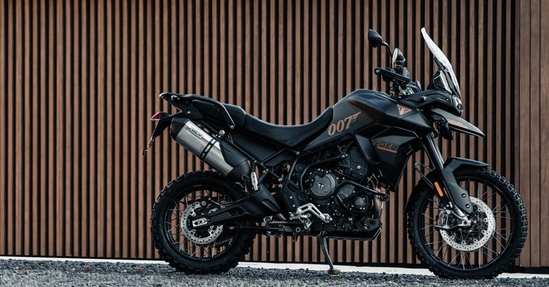 Triumph Tiger 900 Bond Edition: scheda tecnica, foto e prezzi della moto di 007