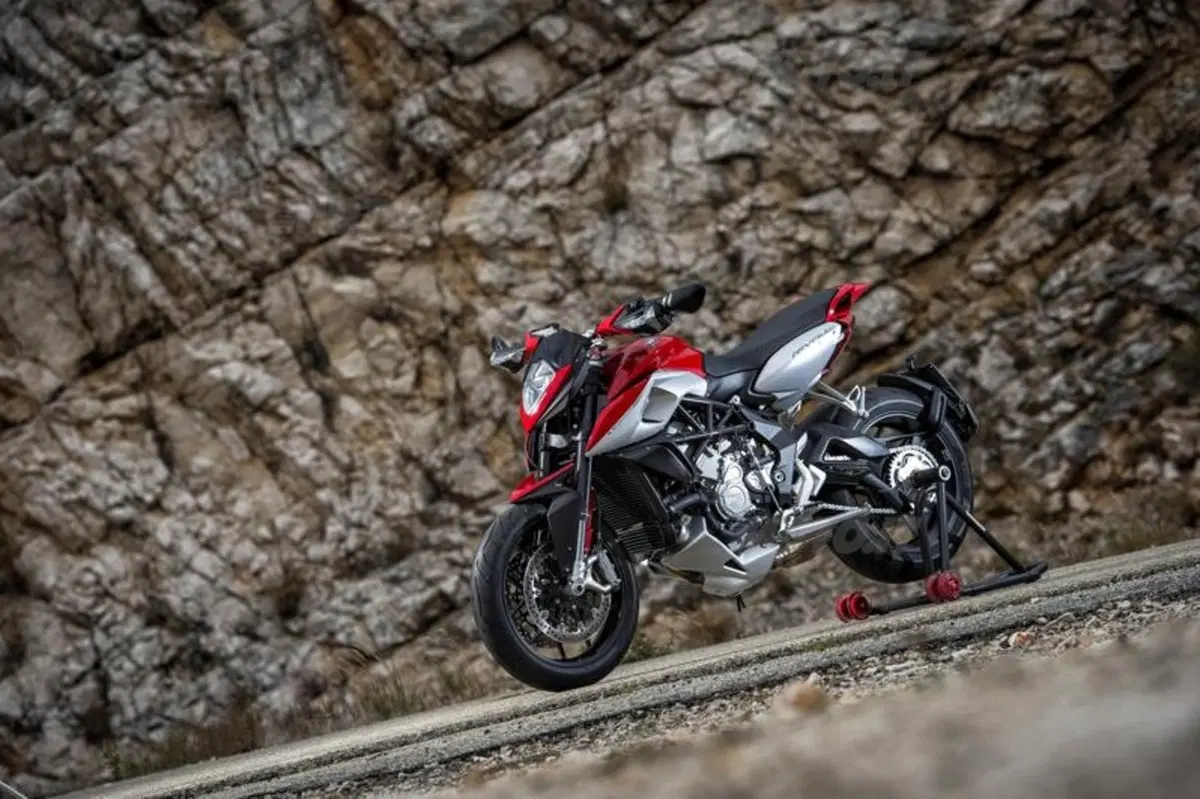 MV Agusta Rivale 800 (20)