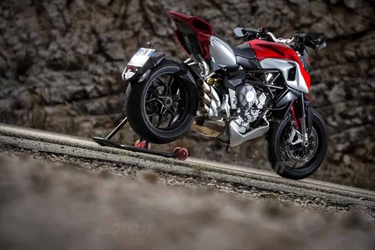 MV Agusta Rivale 800 (22)