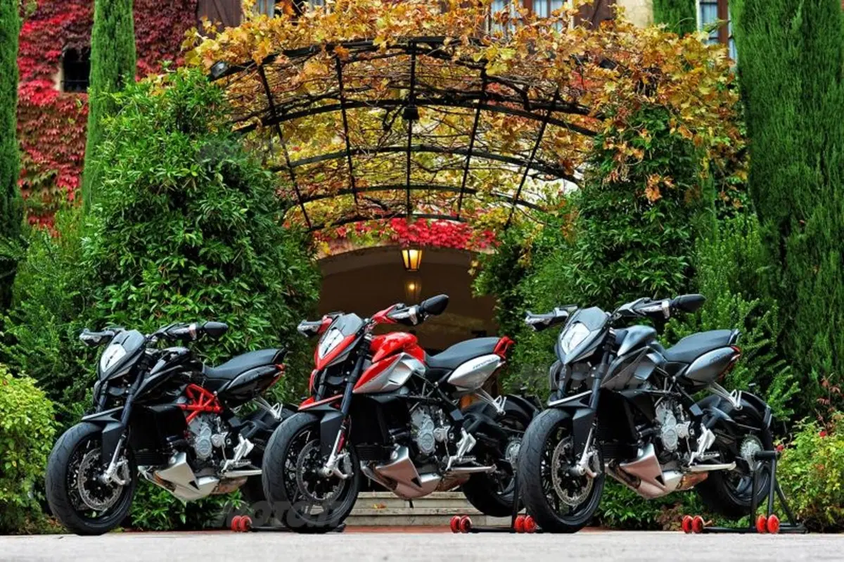 MV Agusta Rivale 800 (25)