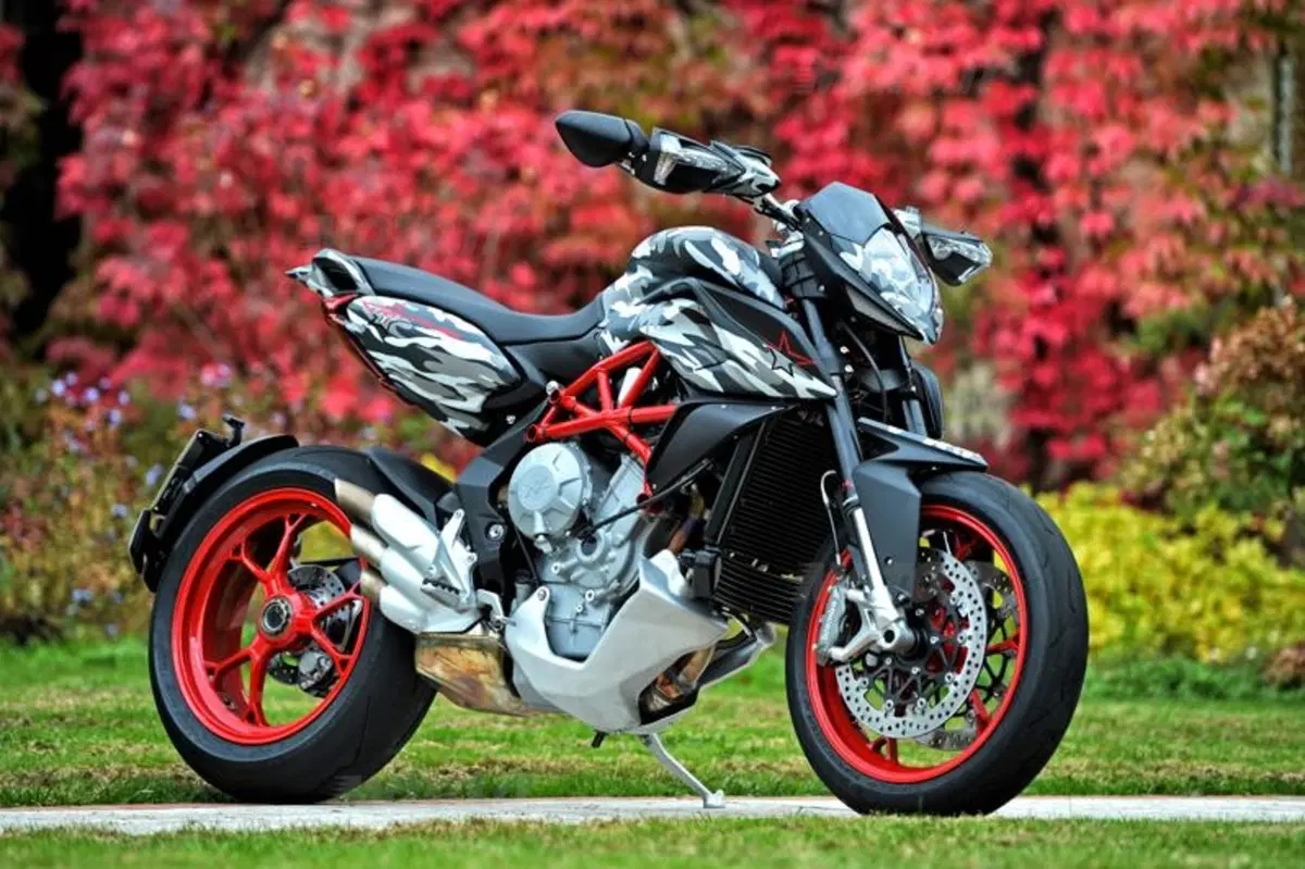 MV Agusta Rivale 800 (26)