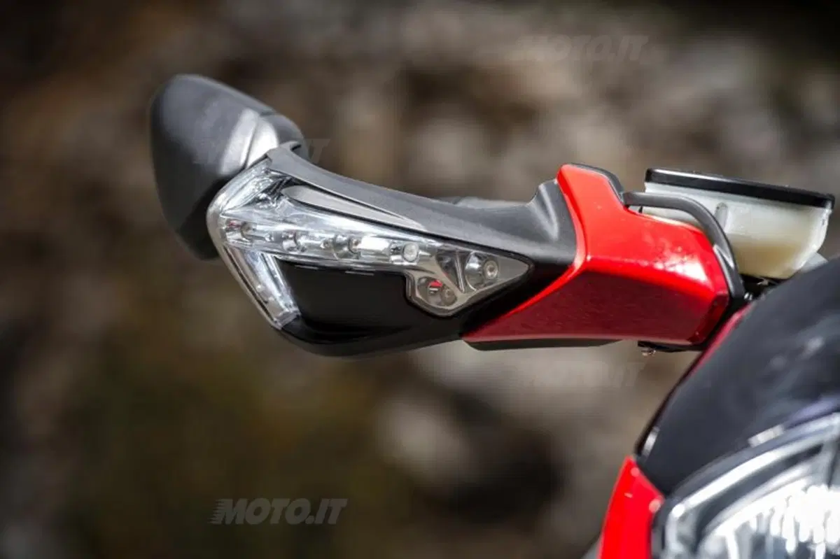 MV Agusta Rivale 800 (28)