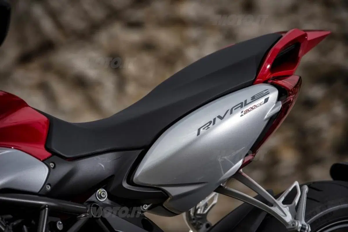 MV Agusta Rivale 800 (29)