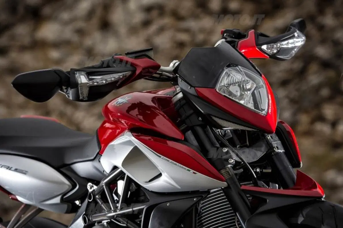 MV Agusta Rivale 800 (37)