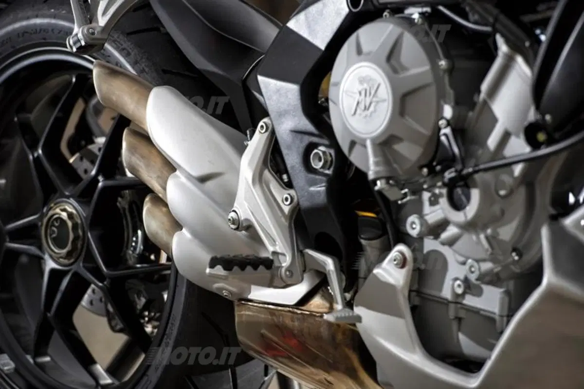 MV Agusta Rivale 800 (38)