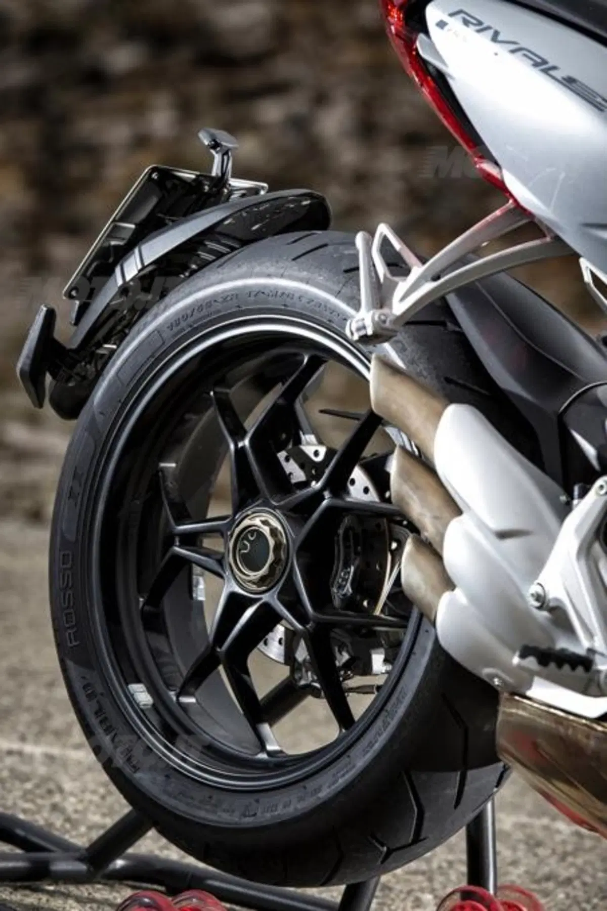 MV Agusta Rivale 800 (40)